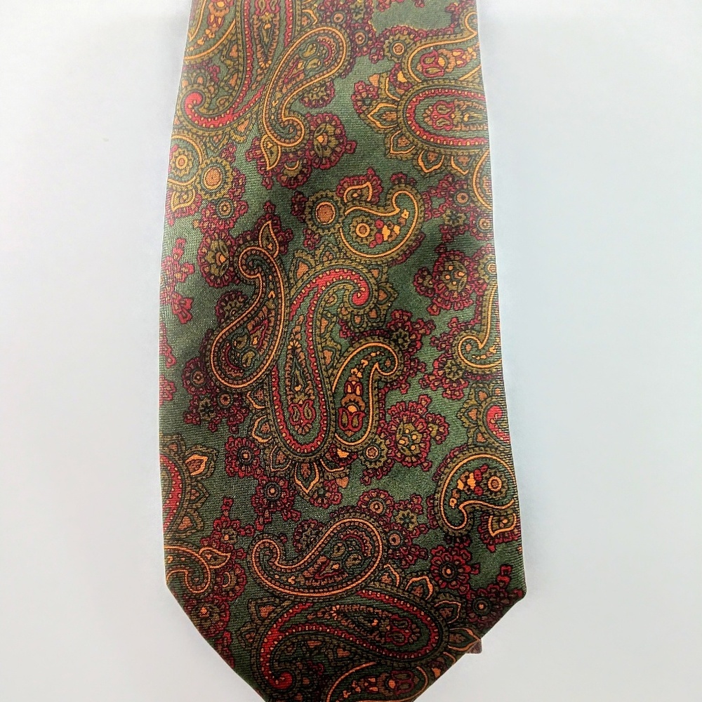 Marshall Field's men's silk tie in Paisley design